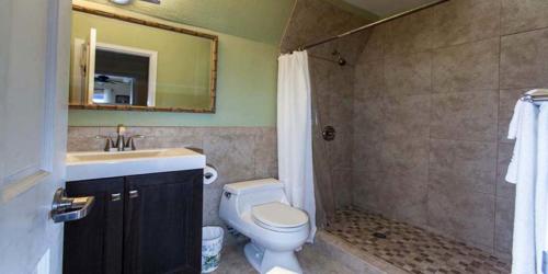 KVR Unit #3 2nd Bathroom.