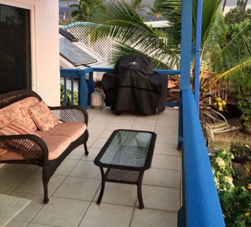 unit2_lanai furniture. 